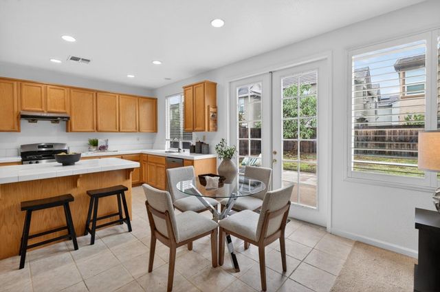 8169 Grisham Way, Elk Grove, CA 95758