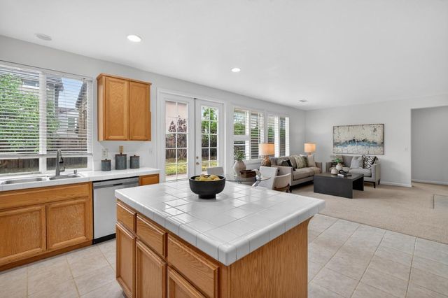 8169 Grisham Way, Elk Grove, CA 95758