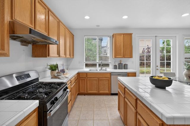 8169 Grisham Way, Elk Grove, CA 95758