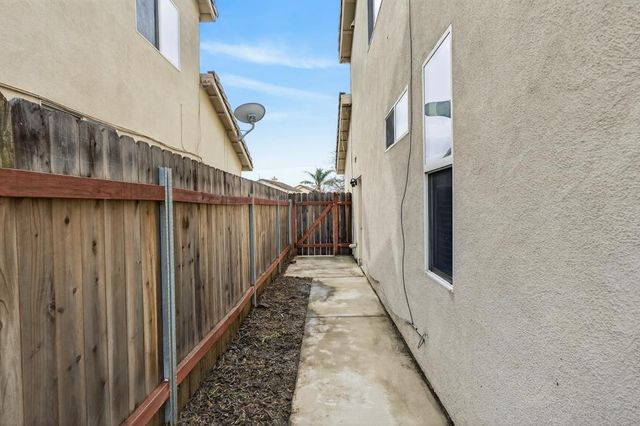 8169 Grisham Way, Elk Grove, CA 95758