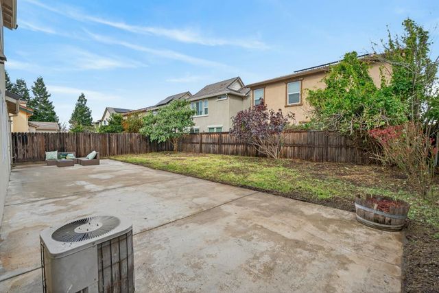 8169 Grisham Way, Elk Grove, CA 95758