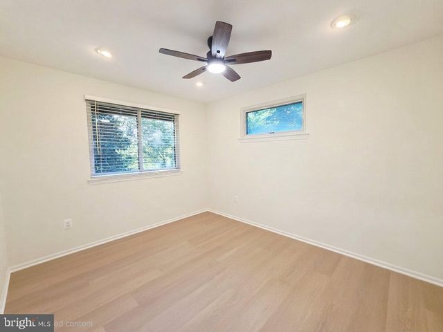 10027 W CONSTABLE CT, Fairfax, VA 22032