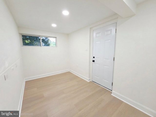 10027 W CONSTABLE CT, Fairfax, VA 22032