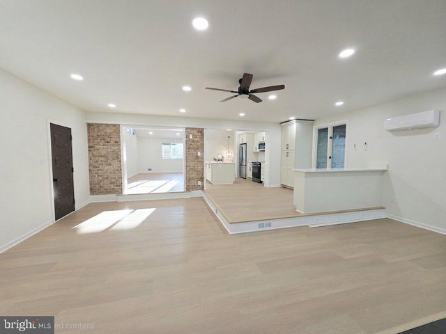 10027 W CONSTABLE CT, Fairfax, VA 22032