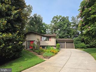 10027 W CONSTABLE CT, Fairfax, VA 22032