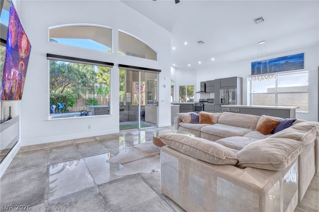 9104 Covered Wagon Avenue, Las Vegas, NV 89117