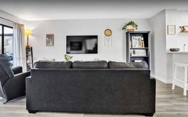 8033 NW 71st Ct 8033, Tamarac, FL 33321