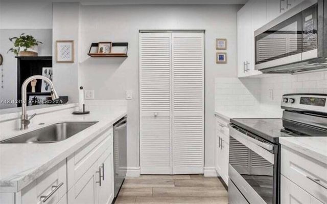 8033 NW 71st Ct 8033, Tamarac, FL 33321