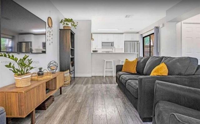 8033 NW 71st Ct 8033, Tamarac, FL 33321