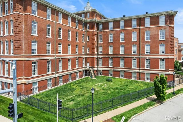 1515 Lafayette Avenue 418, St Louis, MO 63104