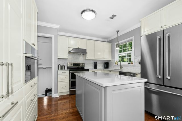 29 Old Farm Road, Weston, CT 06883