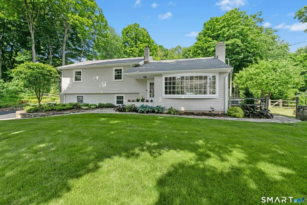 29 Old Farm Road, Weston, CT 06883