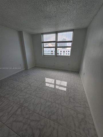 1155 Brickell Bay Dr 3408, Miami, FL 33131