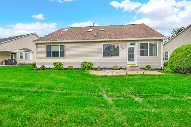 735 Pentwater Road, Romeoville, IL 60446