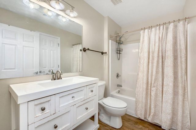 1190 Blackberry Circle, Baker, FL 32531