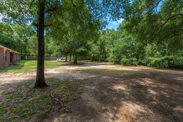 1190 Blackberry Circle, Baker, FL 32531