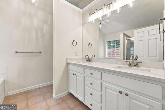 1422 Fountain Lakes Drive, Lawrenceville, GA 30043