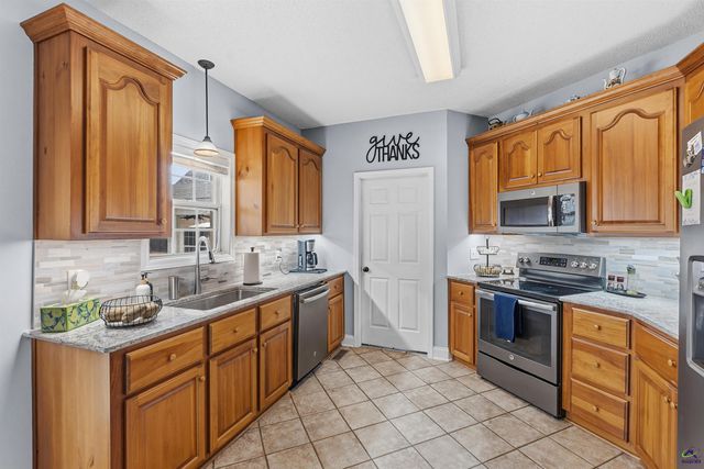 229 Santa Fe Trail, Warner Robins, GA 31088