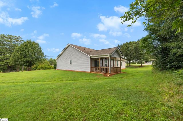 592 Hammett Store Road, Lyman, SC 29365