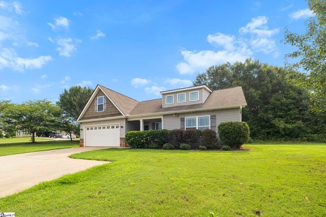 592 Hammett Store Road, Lyman, SC 29365