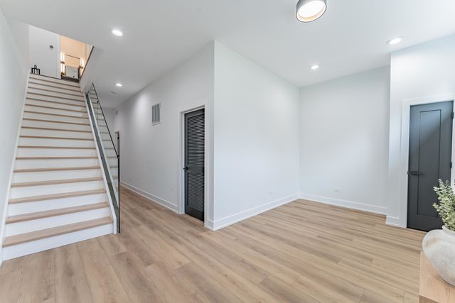 4210 W 5th Avenue, Chicago, IL 60624
