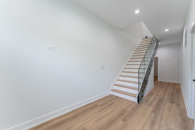 4210 W 5th Avenue, Chicago, IL 60624
