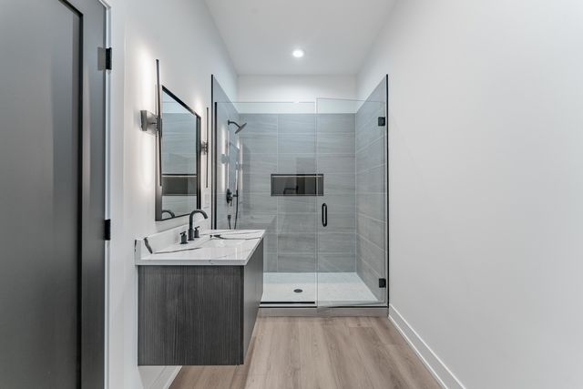 4210 W 5th Avenue, Chicago, IL 60624