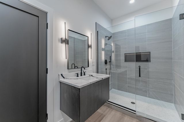 4210 W 5th Avenue, Chicago, IL 60624