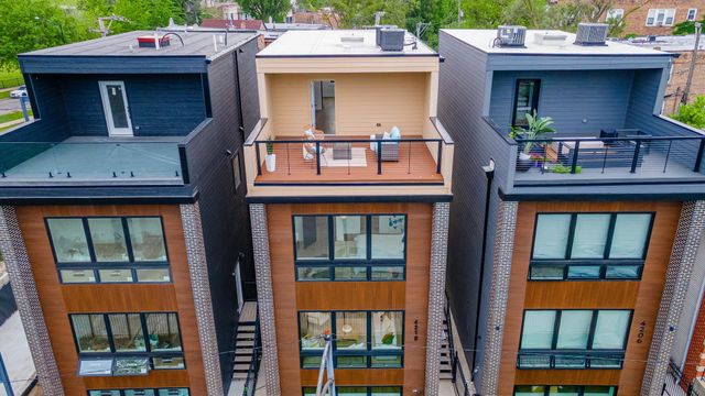 4210 W 5th Avenue, Chicago, IL 60624