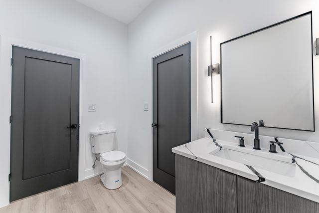 4210 W 5th Avenue, Chicago, IL 60624