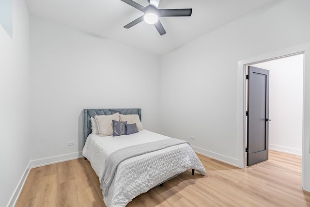 4210 W 5th Avenue, Chicago, IL 60624