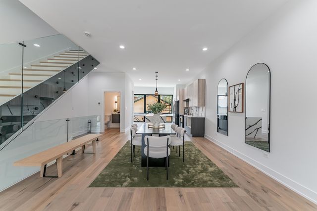 4210 W 5th Avenue, Chicago, IL 60624