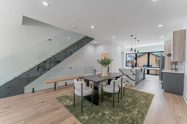 4210 W 5th Avenue, Chicago, IL 60624