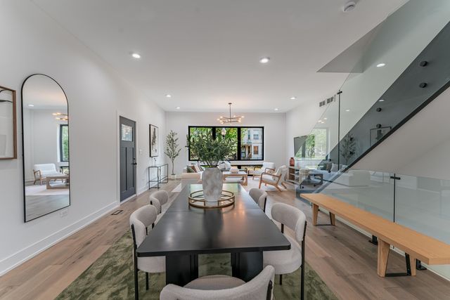 4210 W 5th Avenue, Chicago, IL 60624