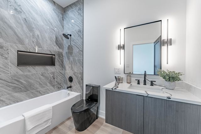 4210 W 5th Avenue, Chicago, IL 60624