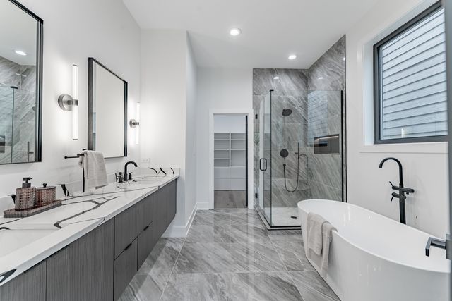4210 W 5th Avenue, Chicago, IL 60624