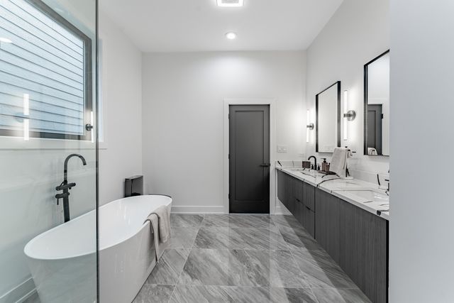 4210 W 5th Avenue, Chicago, IL 60624