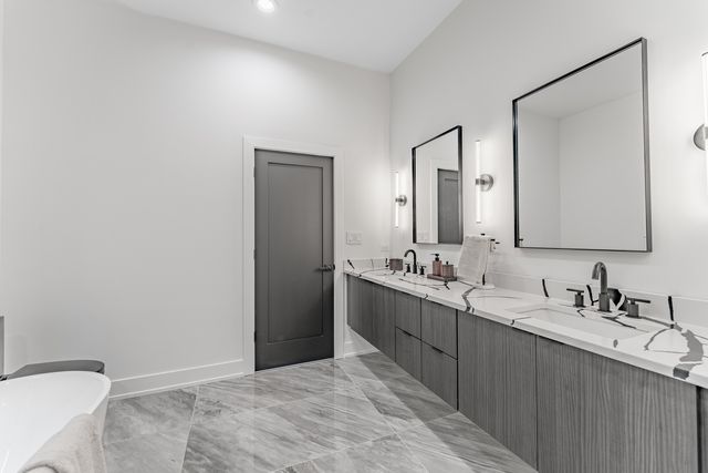 4210 W 5th Avenue, Chicago, IL 60624