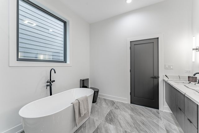 4210 W 5th Avenue, Chicago, IL 60624