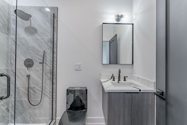 4210 W 5th Avenue, Chicago, IL 60624