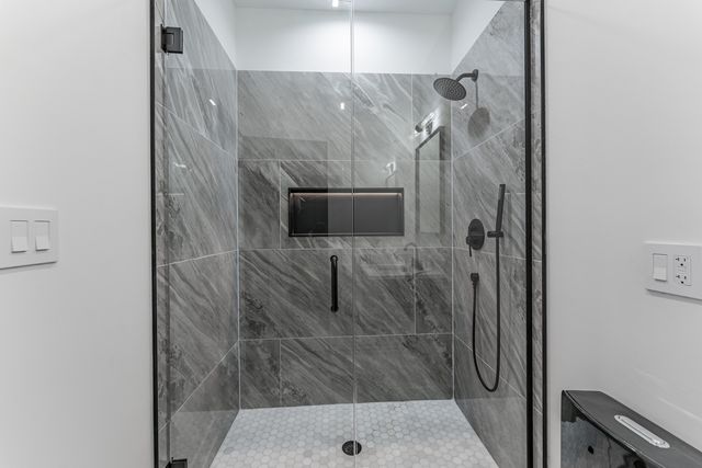 4210 W 5th Avenue, Chicago, IL 60624
