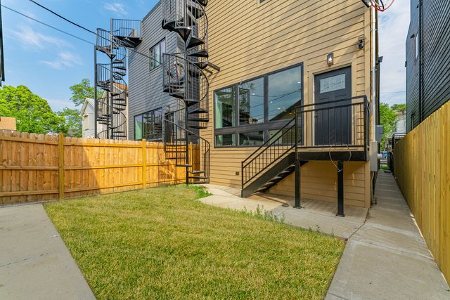 4210 W 5th Avenue, Chicago, IL 60624