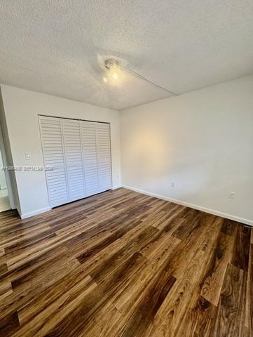 9351 Fontainebleau Blvd B105, Miami, FL 33172