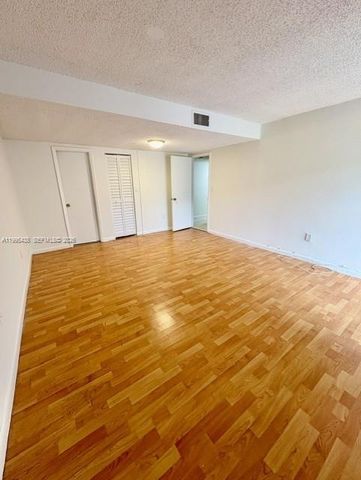 9351 Fontainebleau Blvd B105, Miami, FL 33172