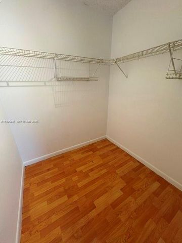 9351 Fontainebleau Blvd B105, Miami, FL 33172