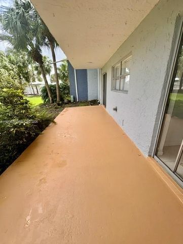 9351 Fontainebleau Blvd B105, Miami, FL 33172