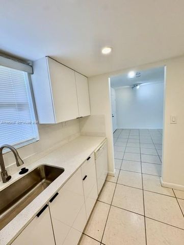 9351 Fontainebleau Blvd B105, Miami, FL 33172