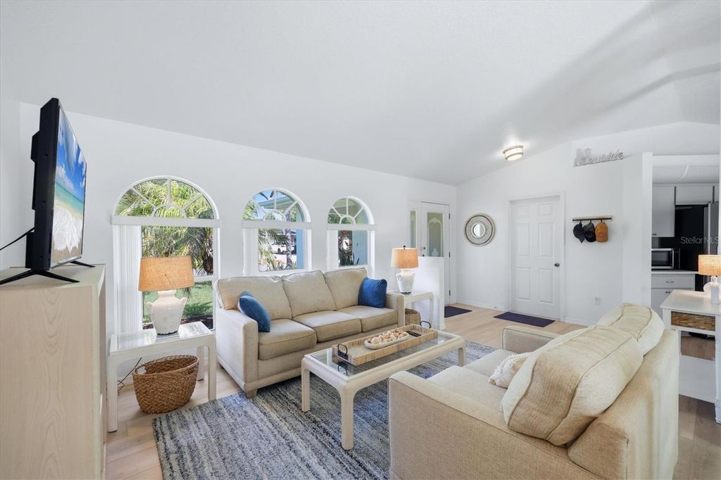 Image 2 of property listing at 5981 MARIGOLD ROAD, Venice, FL 34293