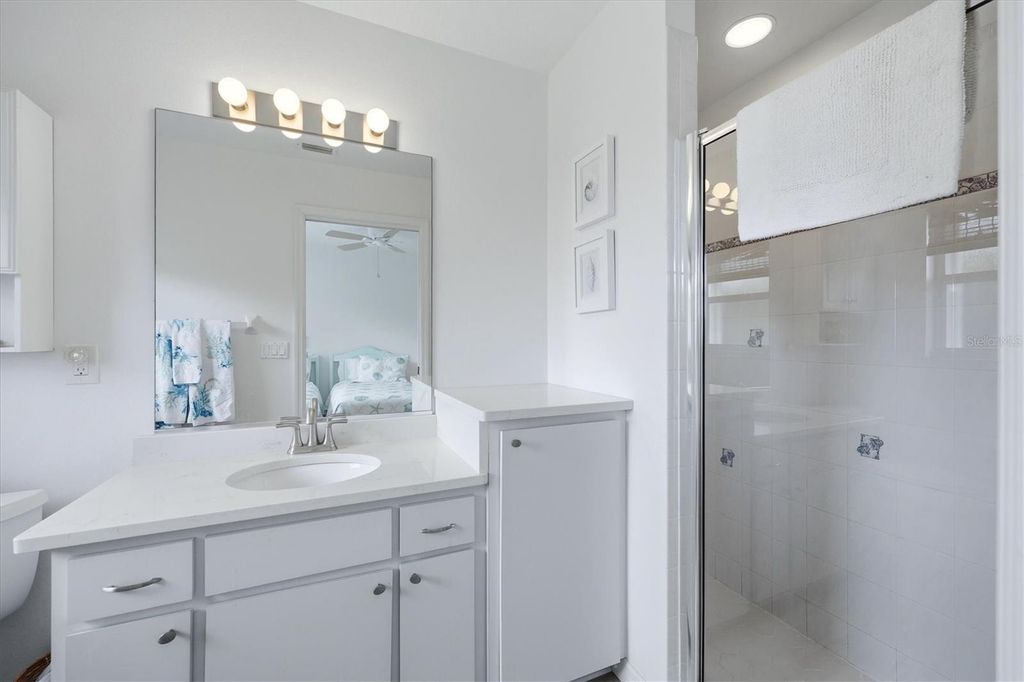 Image 21 of property listing at 5981 MARIGOLD ROAD, Venice, FL 34293