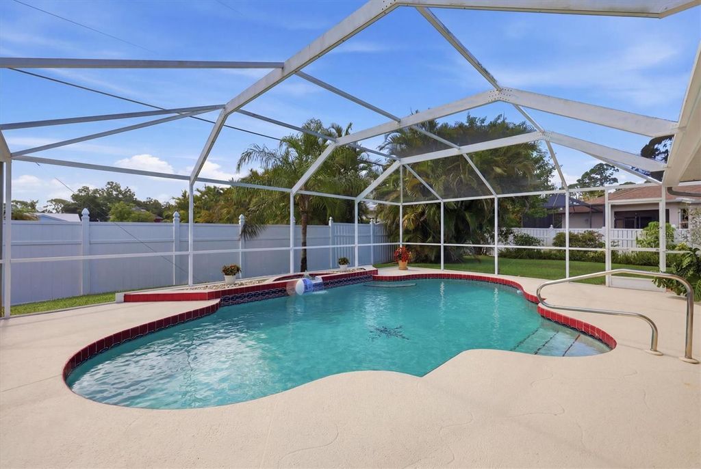 Image 27 of property listing at 5981 MARIGOLD ROAD, Venice, FL 34293